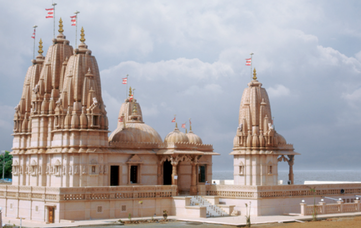 BAPS Swaminarayan Temple, Valsad, Gujarat - Vushii.com BAPS Swaminarayan Temple, Valsad, Gujarat - Vushii.com